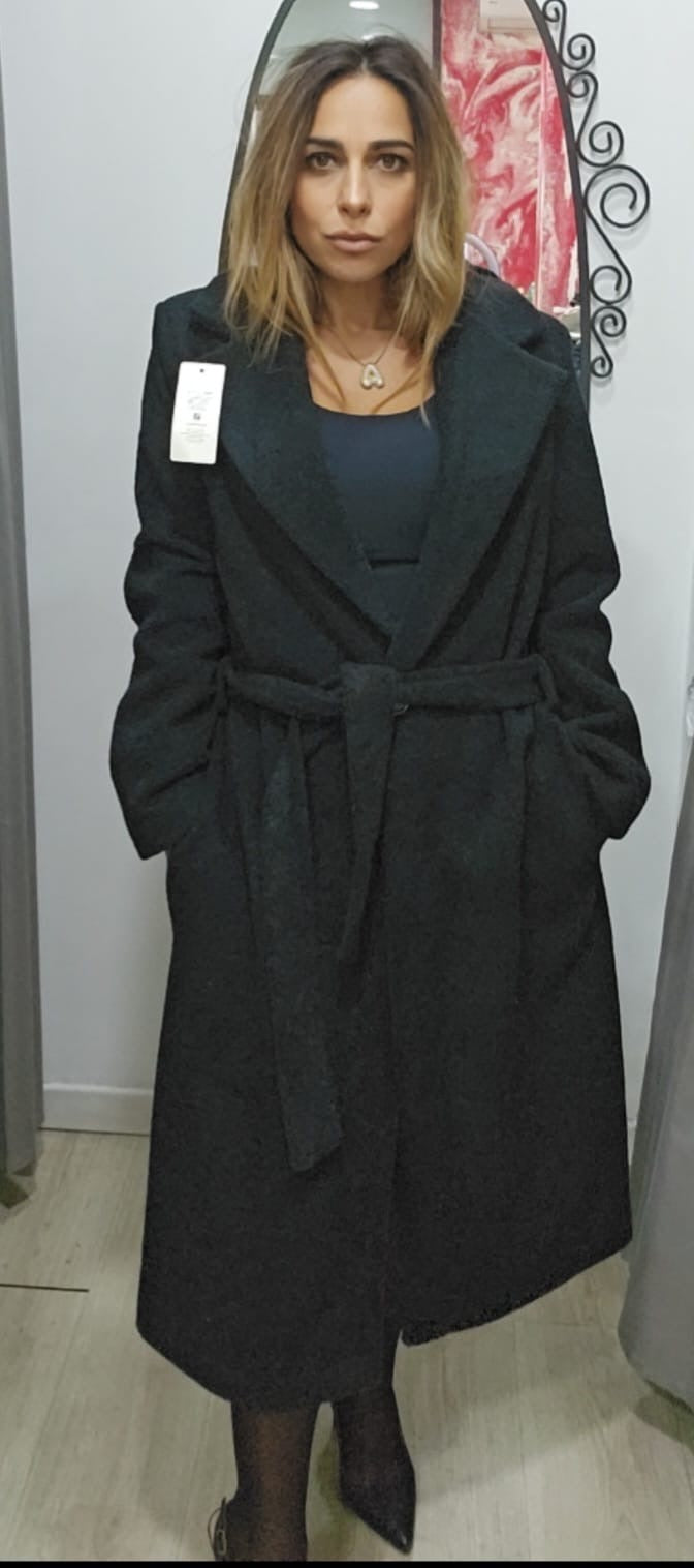 Cappotto con cintura in vita