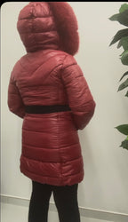 Piumino lungo trapuntato con cintura – Rosso borgogna