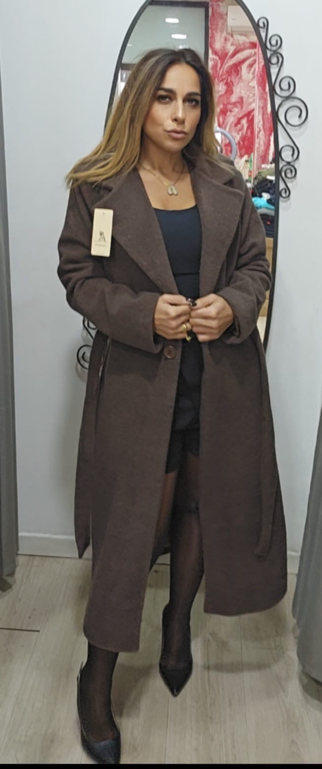 Cappotto con cintura in vita