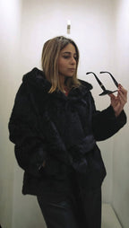 Ecopelliccia con cappuccio