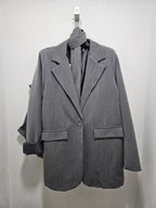 Tailleur con cintura in vita