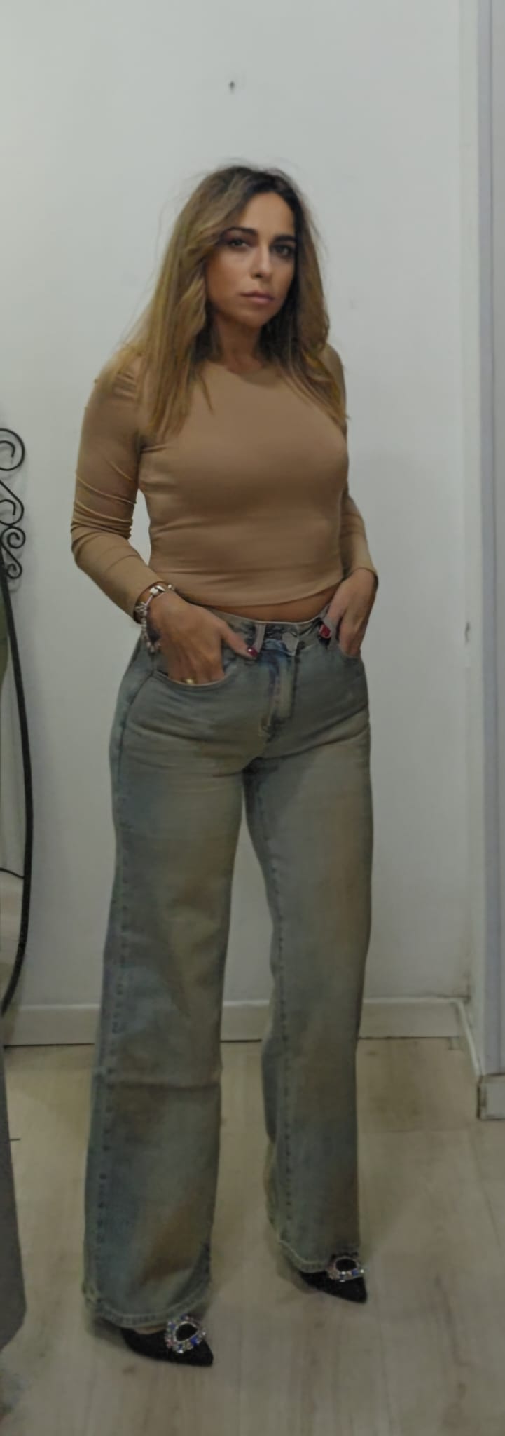 Jeans con sfumature sabbiate modello palazzo