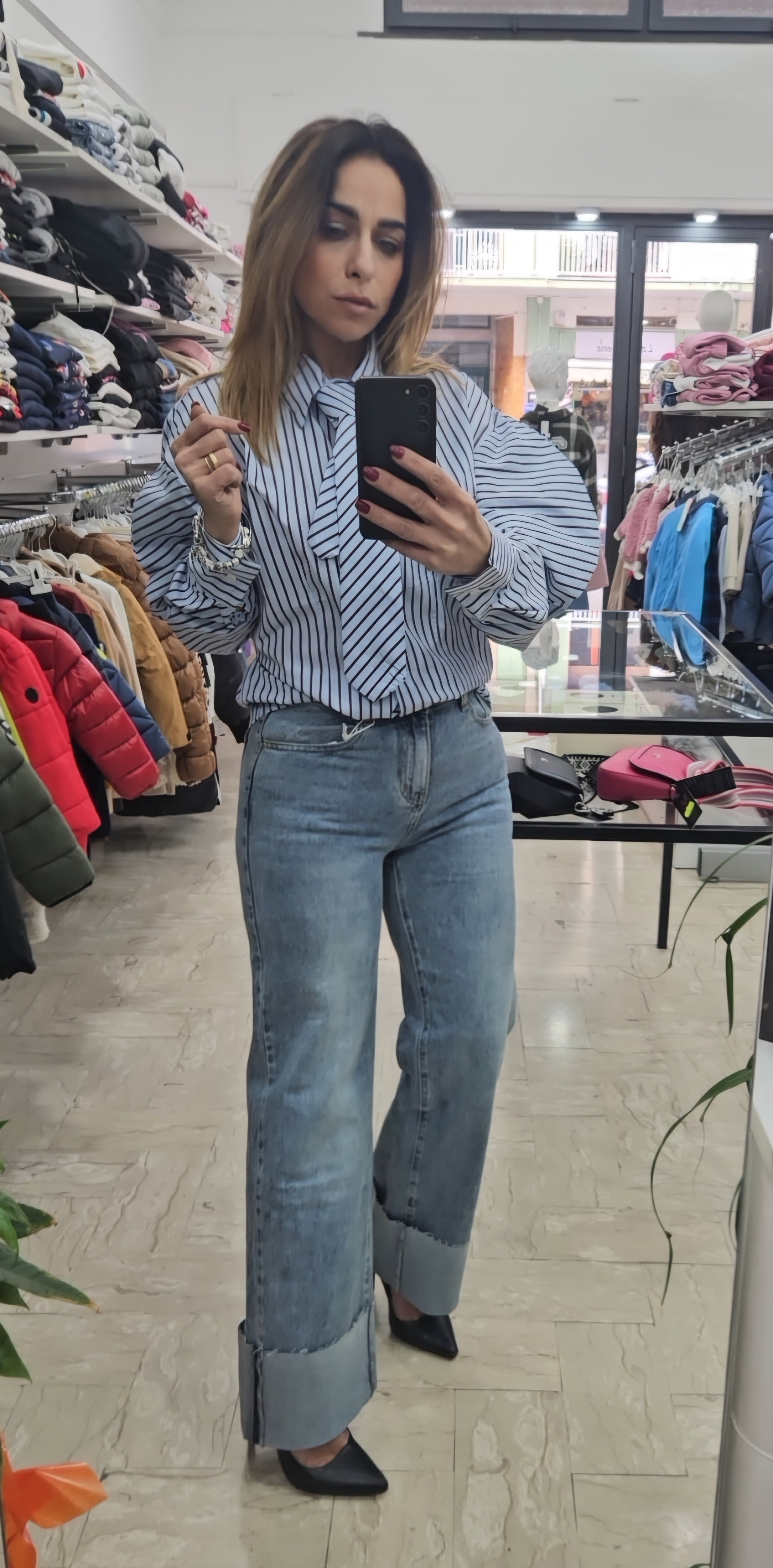 Jeans con piegone