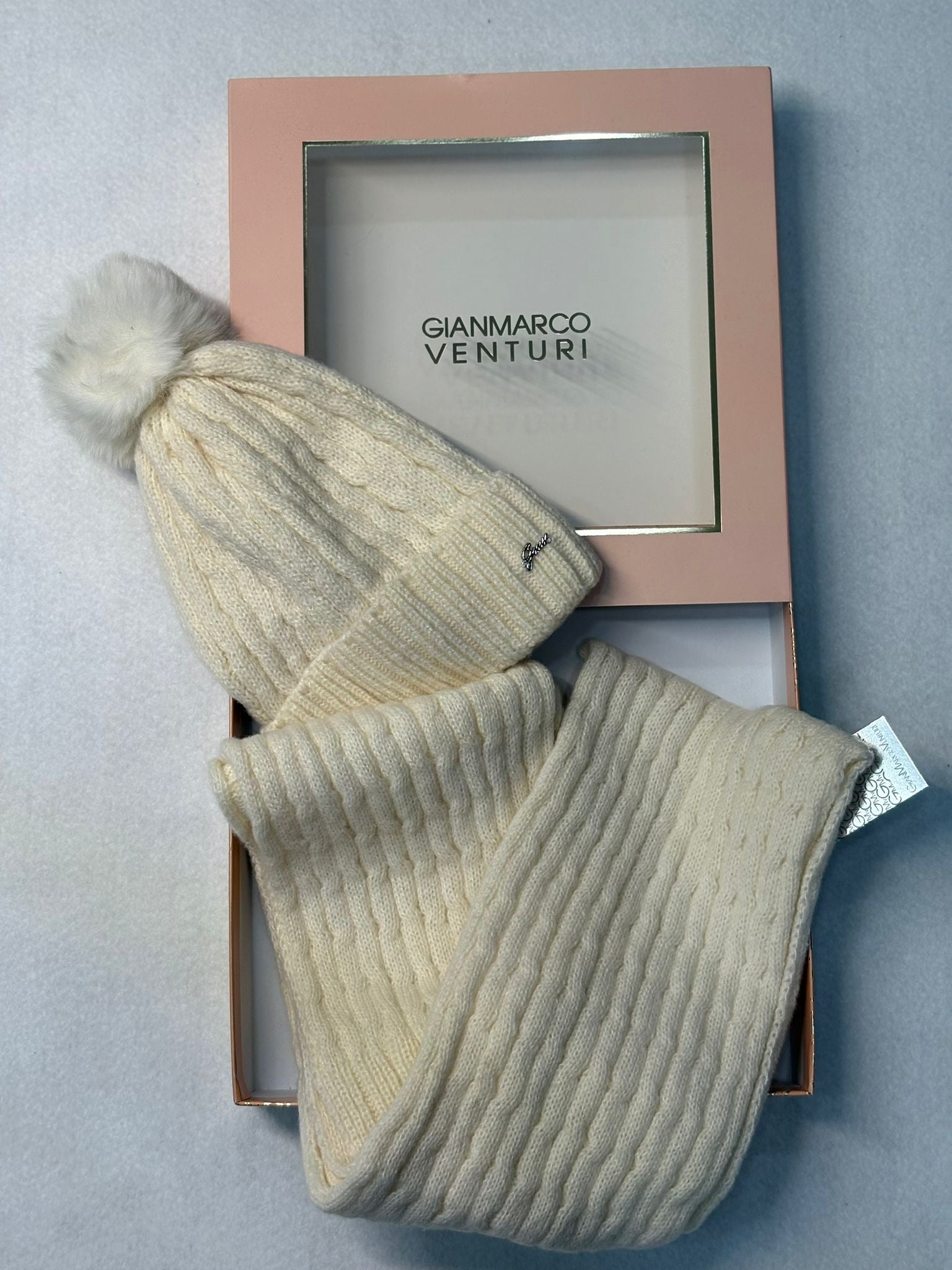 Sciarpa e cappello gianmarco venturi