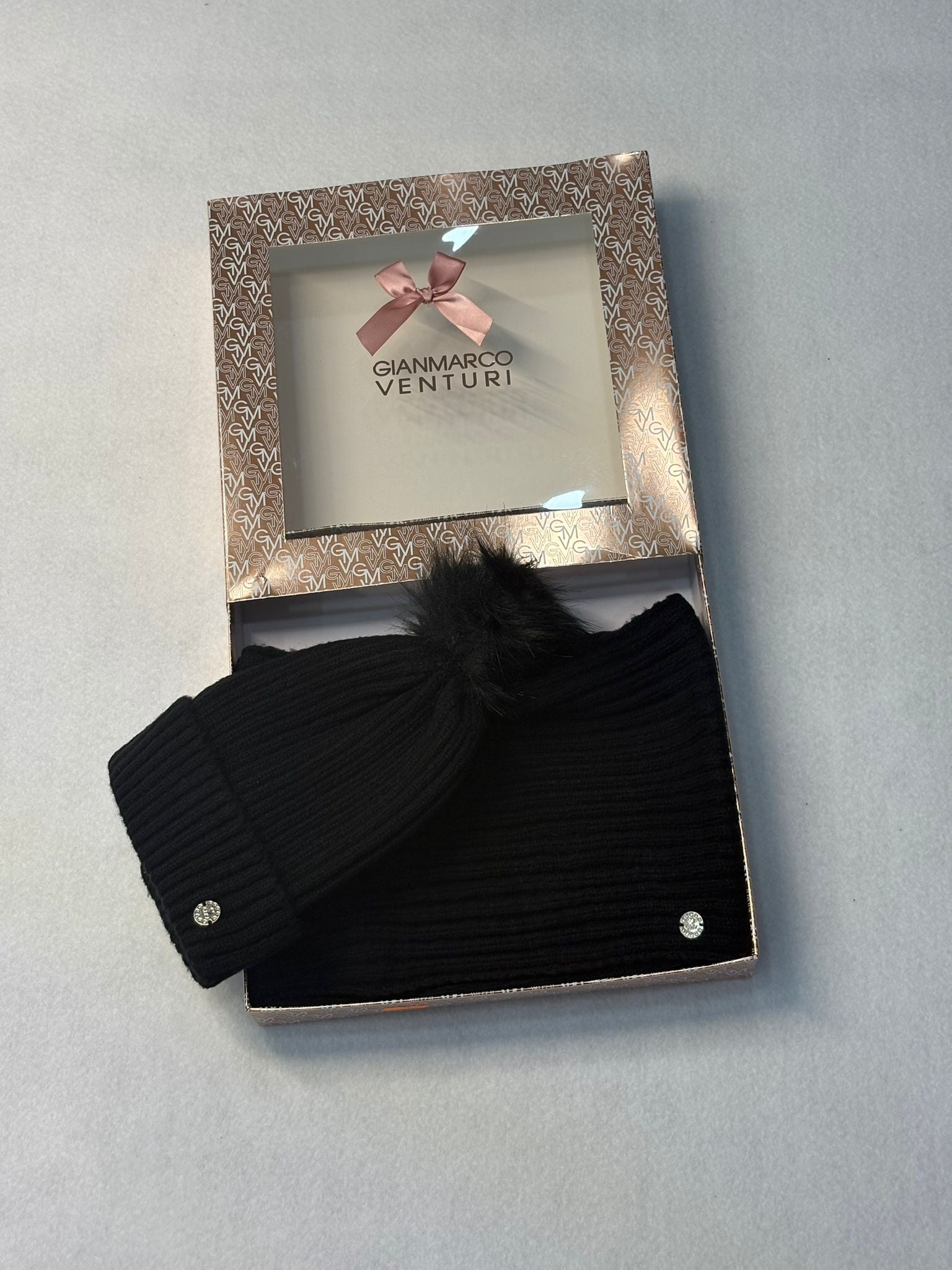 Sciarpa e cappello gianmarco venturi